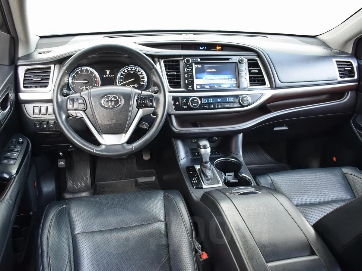 Toyota Highlander Image 5